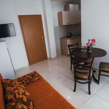 Apartmani Tamaris Vodice Exterior foto