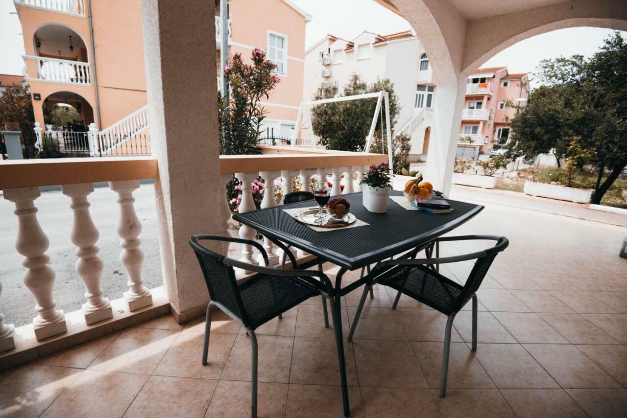 Apartmani Tamaris Vodice Exterior foto