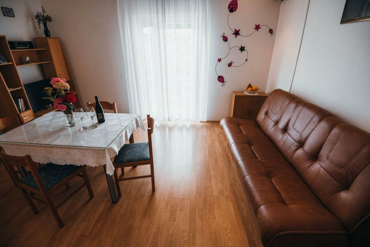Apartmani Tamaris Vodice Exterior foto