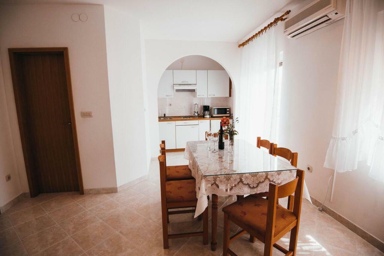Apartmani Tamaris Vodice Exterior foto