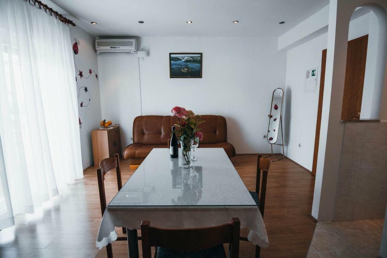 Apartmani Tamaris Vodice Exterior foto