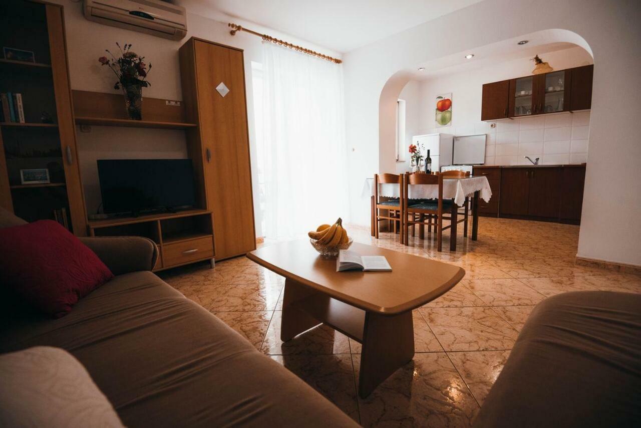 Apartmani Tamaris Vodice Exterior foto