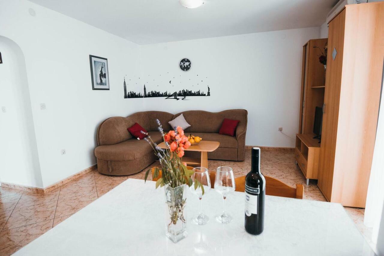 Apartmani Tamaris Vodice Exterior foto