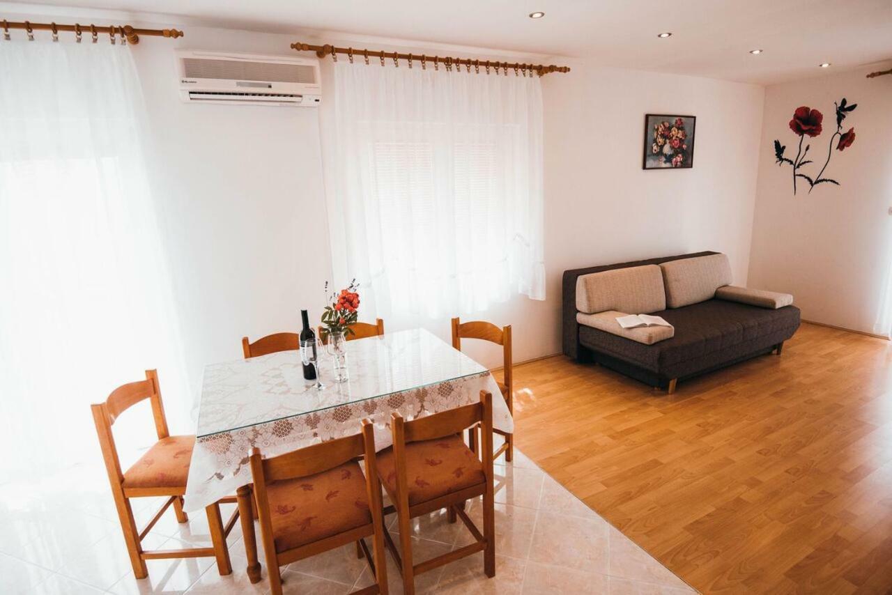 Apartmani Tamaris Vodice Exterior foto