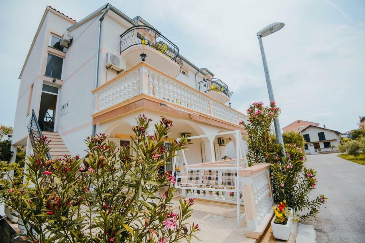 Apartmani Tamaris Vodice Exterior foto