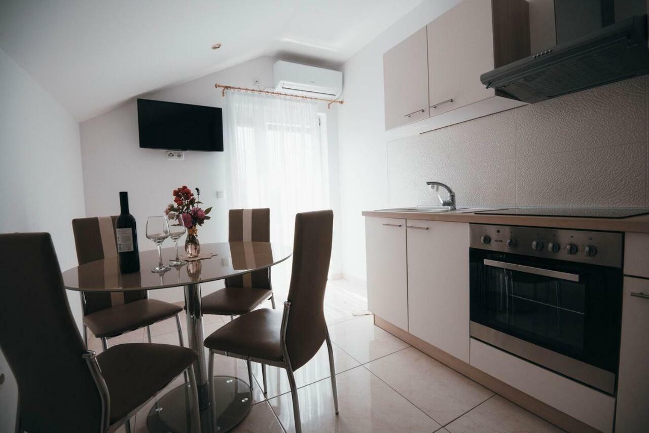Apartmani Tamaris Vodice Exterior foto