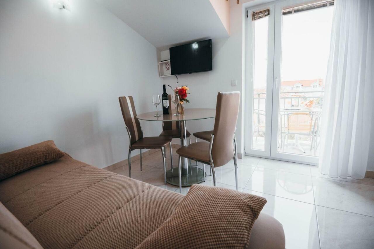 Apartmani Tamaris Vodice Exterior foto