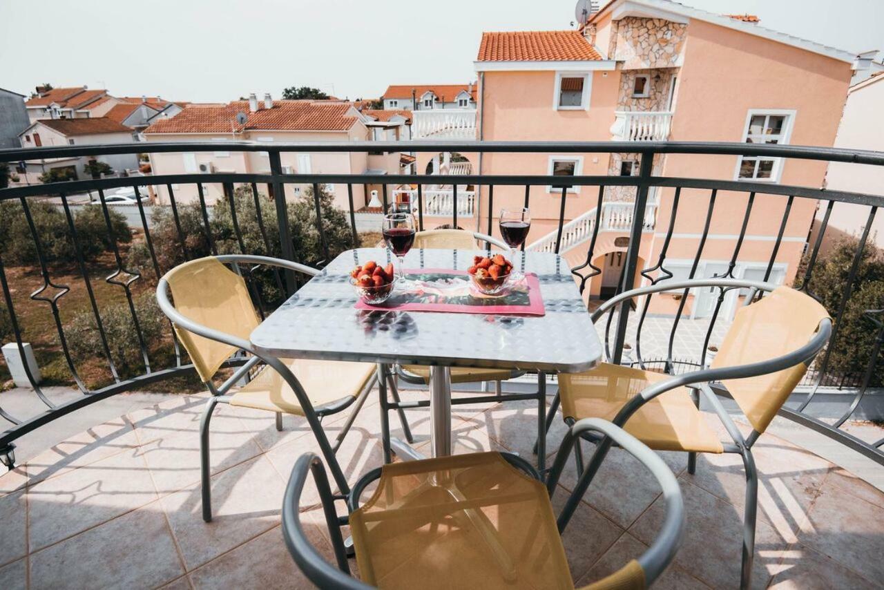 Apartmani Tamaris Vodice Exterior foto