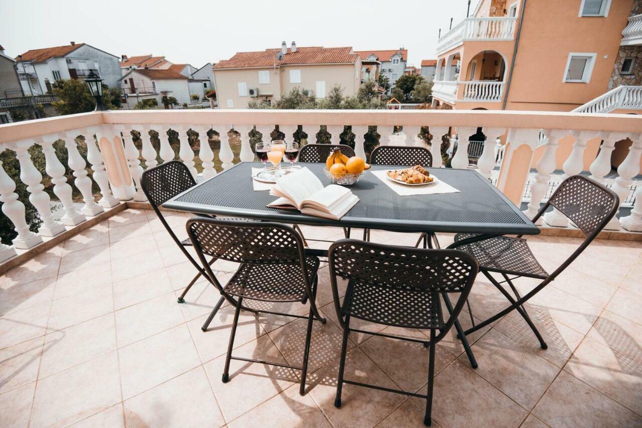 Apartmani Tamaris Vodice Exterior foto